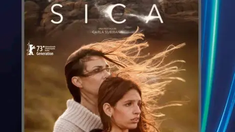 Cartel da proxecci&oacute;n da pel&iacute;cula "Sica" en Vilar de Santos.