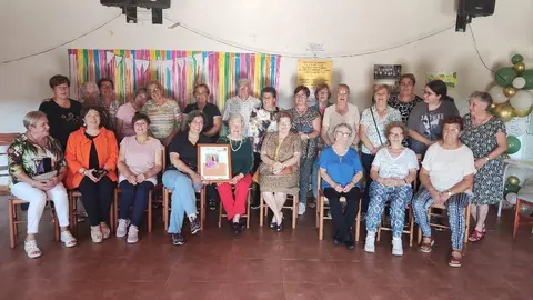 Encontro das mulleres da Escola Rural de Sa&uacute;de da Limia para dar inicio ao novo curso.