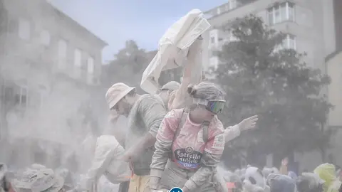 Gran Domingo Fareleiro el vivido en la Praza Maior de Xinzo de Limia. | FOTO: Noelia Caseiro.