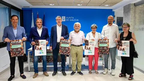 M&aacute;ximo G&oacute;mez, Amador Di&aacute;z, Manuel Pardo, Rosendo Fern&aacute;ndez, Concepci&oacute;n Conde, Ricardo Sieiro e Josefa Devesa. | FOTO: Noelia Caseiro.