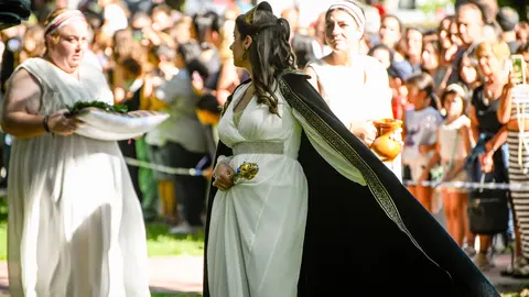 Imagen del uno de los momentos tras el Cruce del R&iacute;o en la 'Festa do Esquecemento' | FOTO: Noelia Caseiro.