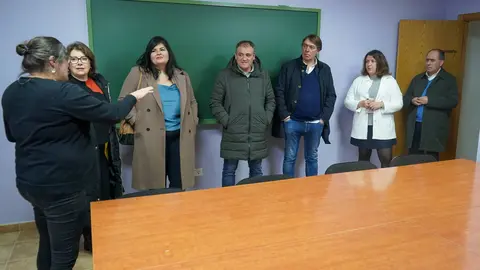 Autoridades locais e provincias na visita ao centro Limisi.
