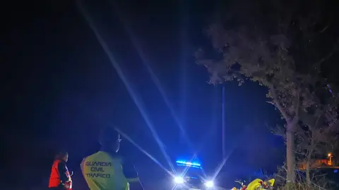 El siniestro tuvo lugar en el Concello de Sarreaus pasadas las 23:10 del viernes 12.