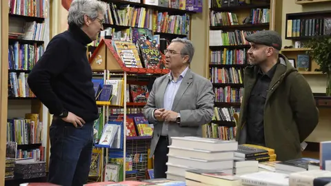 Luis Menor visitou a librer&iacute;a Eixido