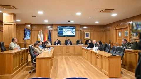 Sesi&oacute;n plenaria del Concello de Xinzo de Limia donde se aprobaron las nuevas tasas del mercado y las modificaciones de cr&eacute;dito. | Fotos: Noelia Caseiro.
