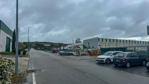 Vista dunha das r&uacute;as principais do Parque Empresarial de Santa Marta, que conta con fibra &oacute;ptica e acceso r&aacute;pido &aacute; A-52.
