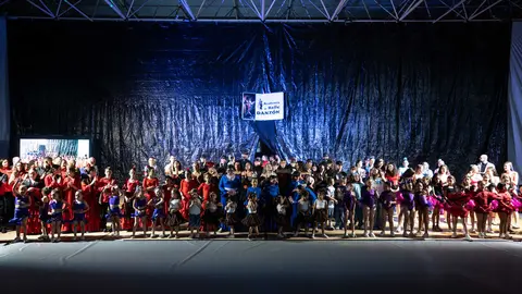 Centos de bailar&iacute;ns participaron na gala de fin de curso organizada por Danz&oacute;n. | FOTO: Noelia Caseiro.