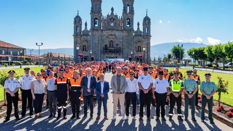 O presidente provincial, Luis Menor, participa na X Convivencia de Protecci&oacute;n Civil. No Santuario de Os Milagros (Ba&ntilde;os de Molgas). Tam&eacute;n participan Santiago Villanueva (Director Xeral de Emerxencias), Olivier Reboredo (Xefe do servizo da &aacute;rea de emerxencias da Xunta en Ourense), Manuel Fern&aacute;ndez Movilla (Alcalde de Ba&ntilde;os de Molgas), Manuel Pardo Cid (Delegado da xunta en Ourense), e alcaldes de membros de Protecci&oacute;n Civil de Ourense.
