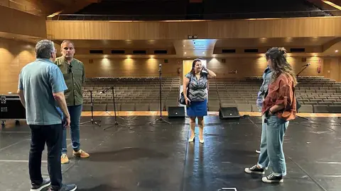 O grupo local contin&uacute;a recollendo informaci&oacute;n para elaborar a s&uacute;a proposta sobre o futuro auditorio.
