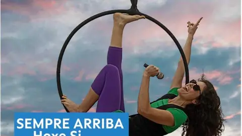 Cartel do espect&aacute;culo "Sempre Arriba con Hoxe Si!" en Xinzo de Limia.