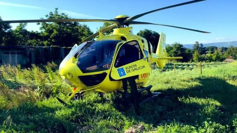 Movilizado el helicóptero del 061 para trasladar desde Xinzo a un motorista herido
