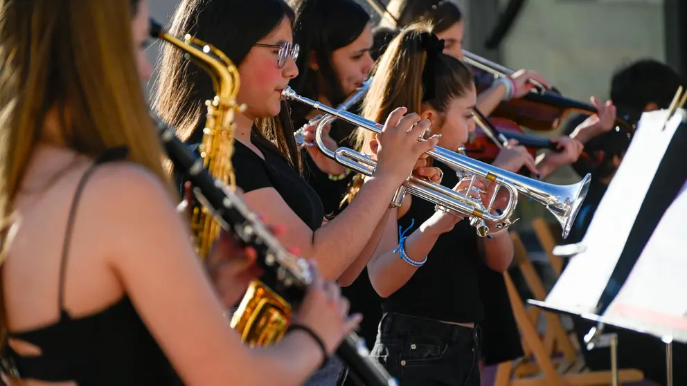 Actuaci&oacute;n do Conservatorio de Xinzo na Praza da M&uacute;sica. | FOTO: Noelia Caseiro.