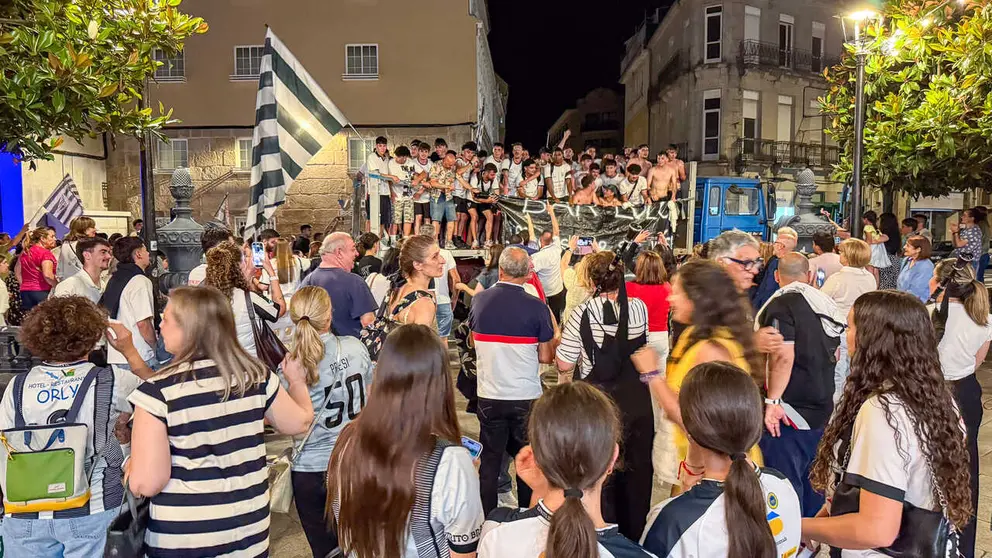 Jugadores y aficionados celebrar&aacute;n juntos el ascenso del Antela F.C. por las calles de Xinzo.