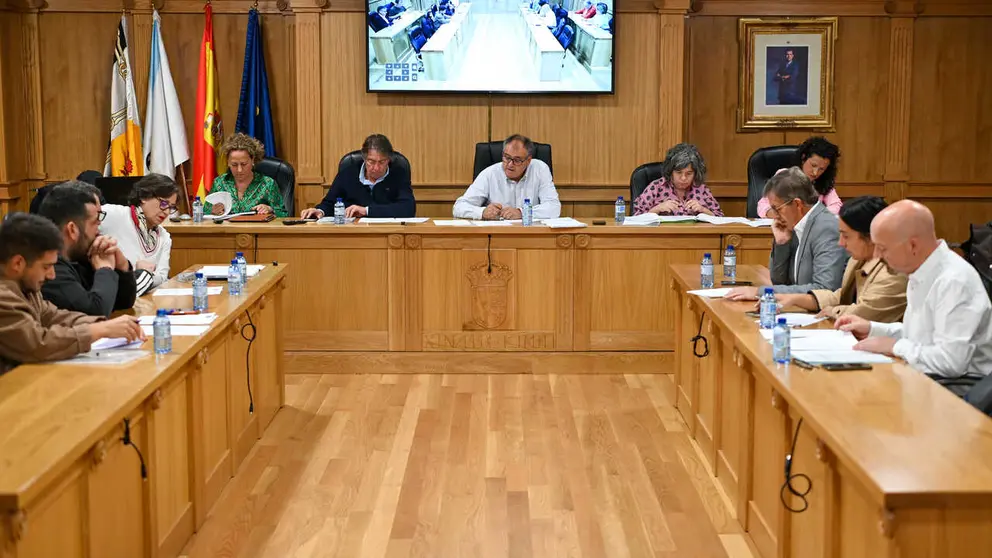 El Pleno municipal de Xinzo abord&oacute; diferentes asuntos en la sesi&oacute;n ordinaria de agosto. | FOTO: Noelia Caseiro.