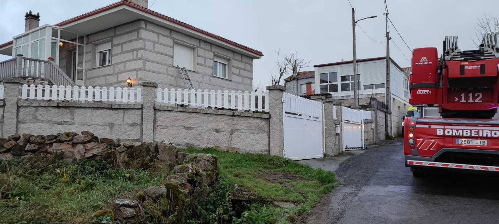 Emerexencia en Gomariz Baltar pola caída dun home na súa casa (2) (FILEminimizer)