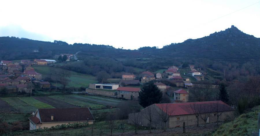 Sendim baixo o Pico do Castelo