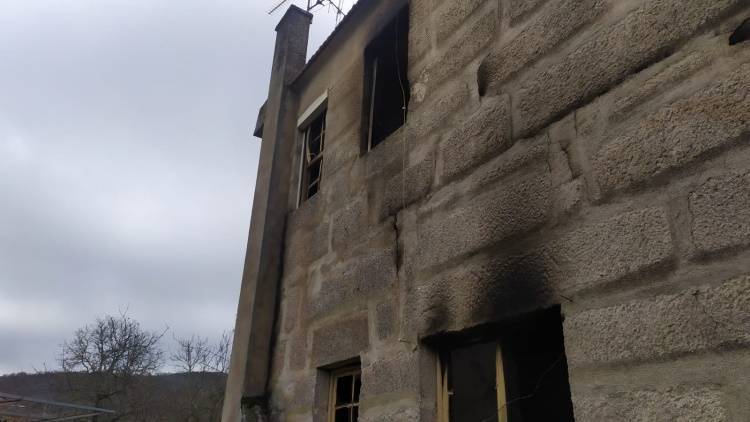 Incendio en Ganade. Febreiro (1)