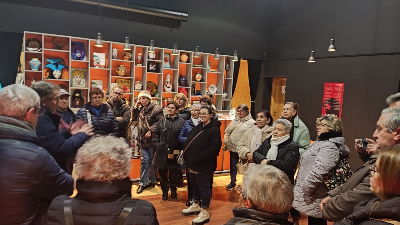 Visita de la Asociacion Escola Rural de Saúde al MUGAE.