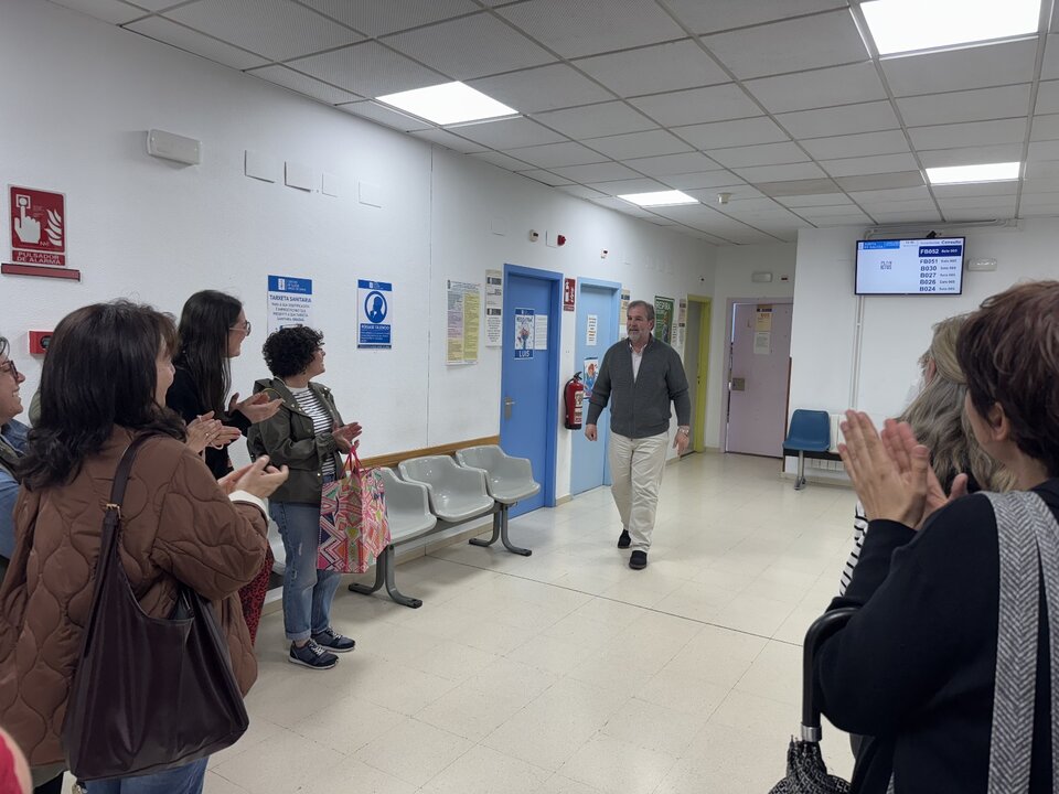 O Doutor Luís foi despedido entre aplausos.