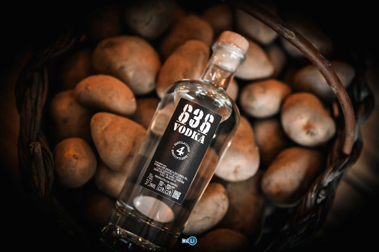 Botella de 636, nuevo vodka premium elaborado con patata de Xinzo de Limia. | FOTO: Noelia Caseiro.