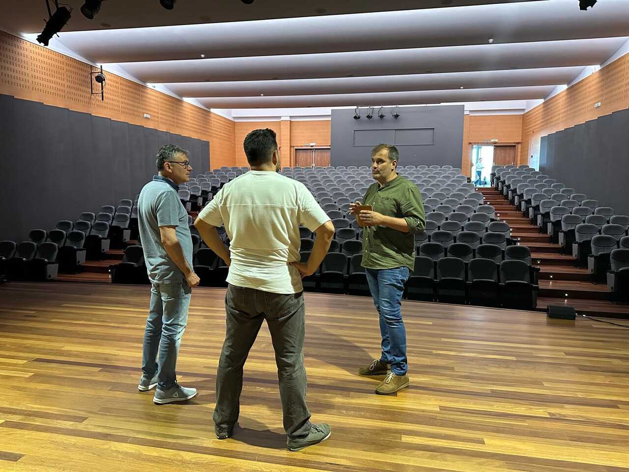 Representantes do BNG durante unha das visitas realizadas a auditorios galegos.