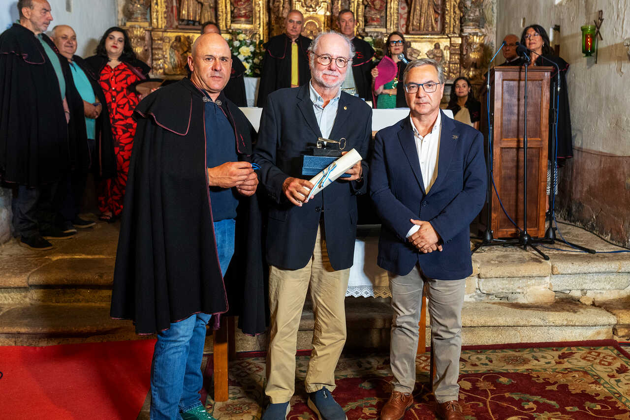 Luis Menor participou no nomeamento dos novos Xuíces Honorarios do Couto Mixto en Santiago de Rubiás.