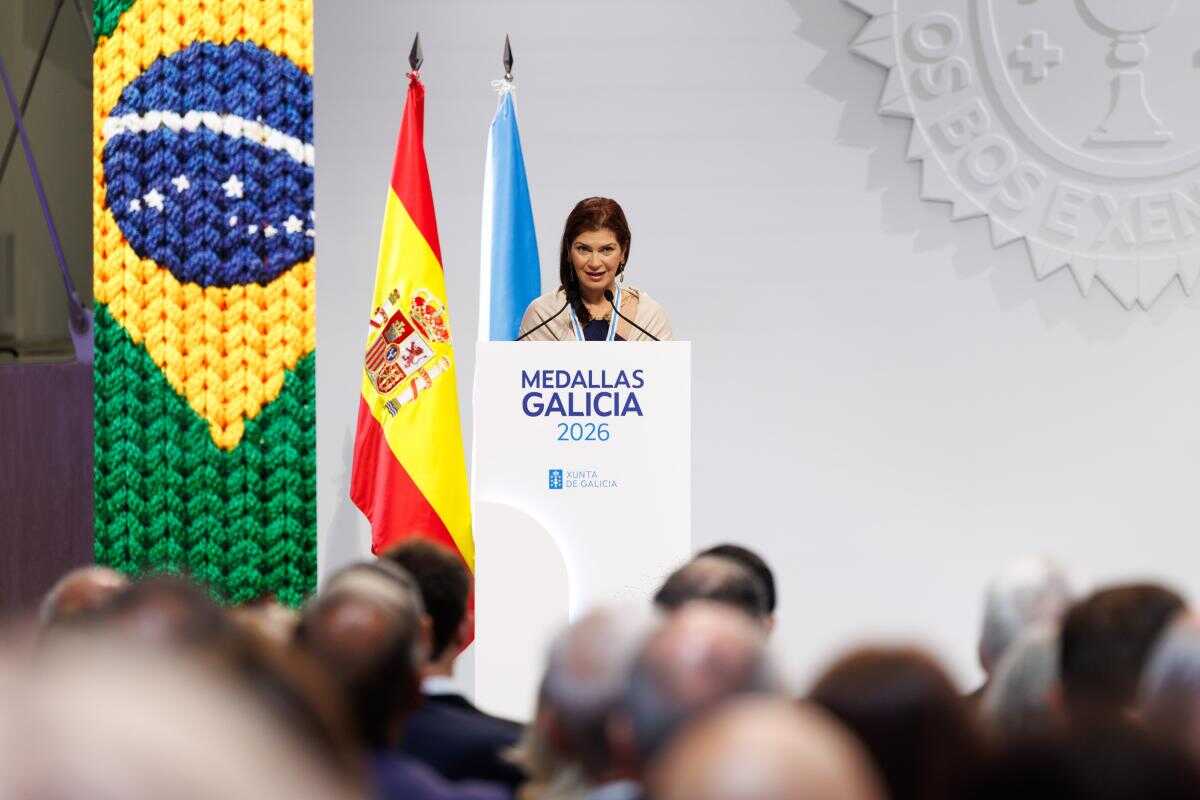 Camila Fernández Ferreira, dirigiéndose al público presente en el acto de entrega.