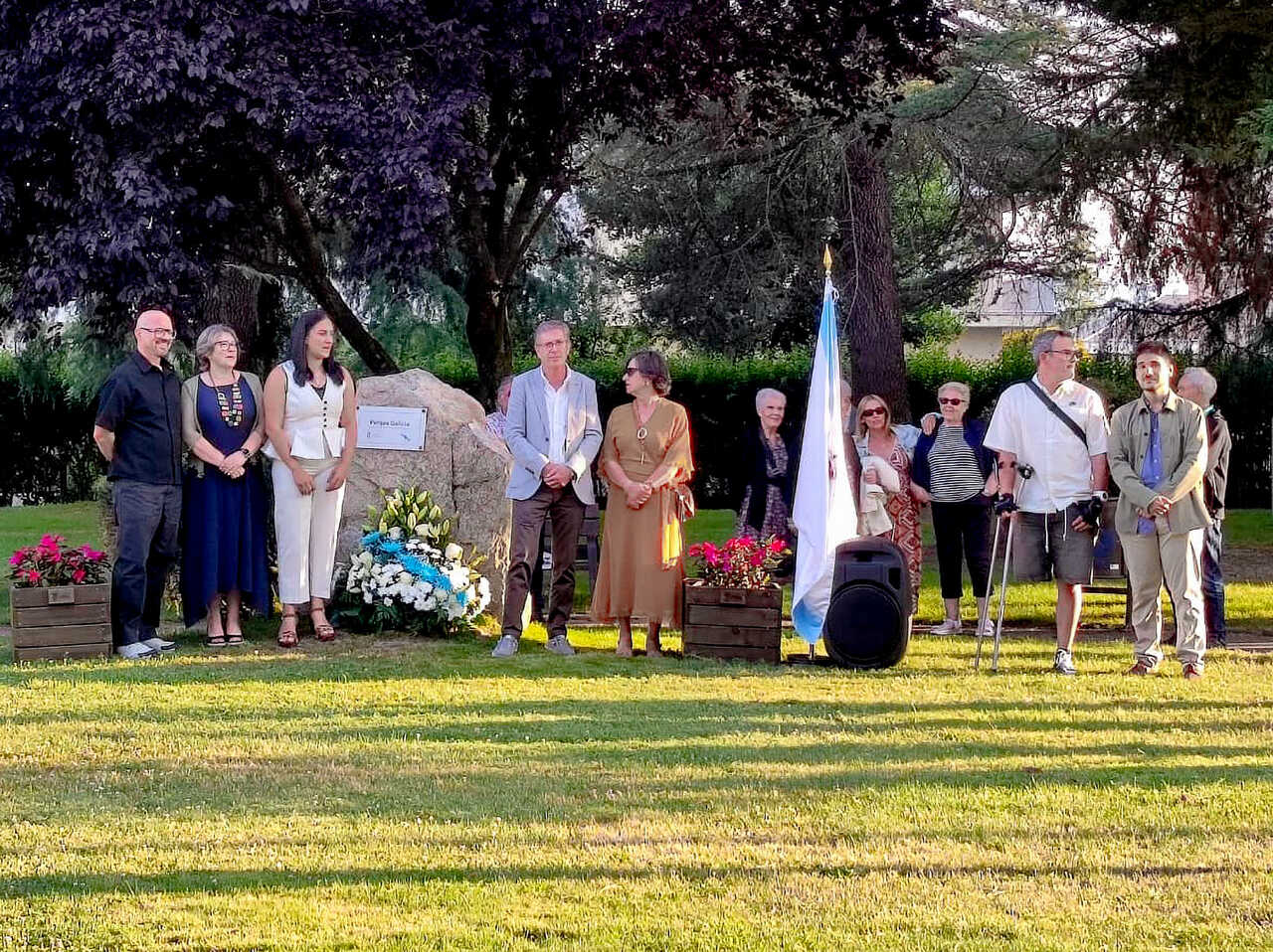 Ofrenda floral no Parque de Galicia.
